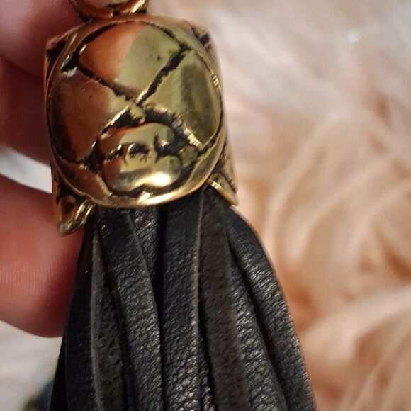 Authentic Vintage CHANEL Navy Blue Quilted Leather Bucket Bag - Picture 4 of 10